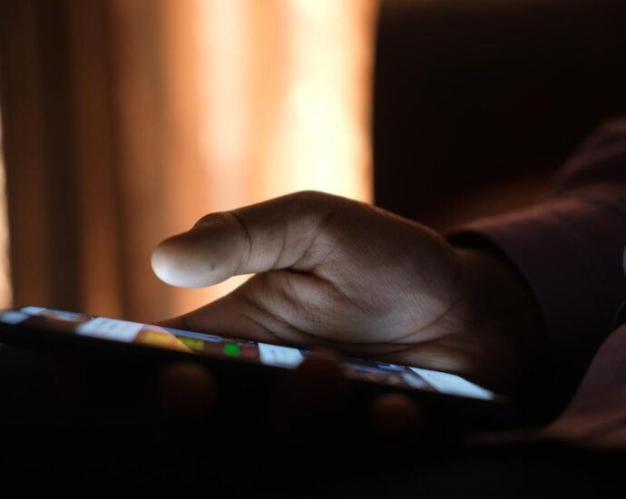 SMSINFO Απάτη μέσω μηνυμάτων στο κινητό τηλέφωνο